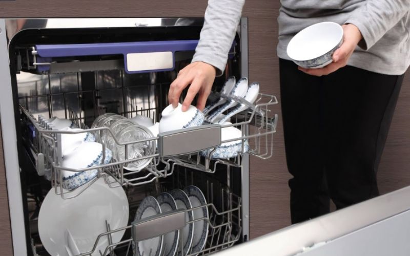 Cách sử dụng máy rửa bát tiết kiệm điện tối đa – Hướng dẫn chi tiết